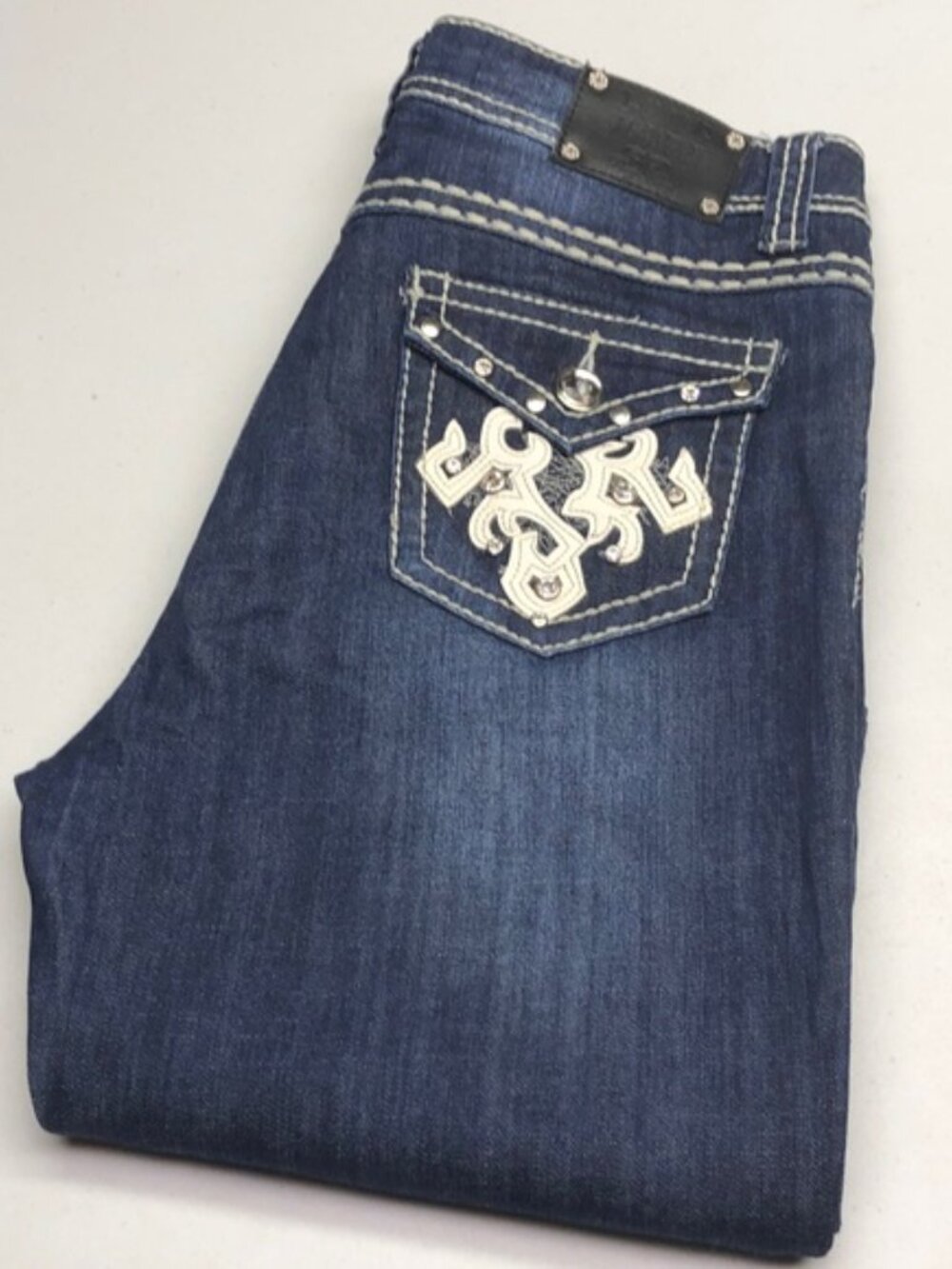 LIKE NEW LIVE HARD HIGH-RISE BOOTCUT JEANS 6/28x32 ⭐️
